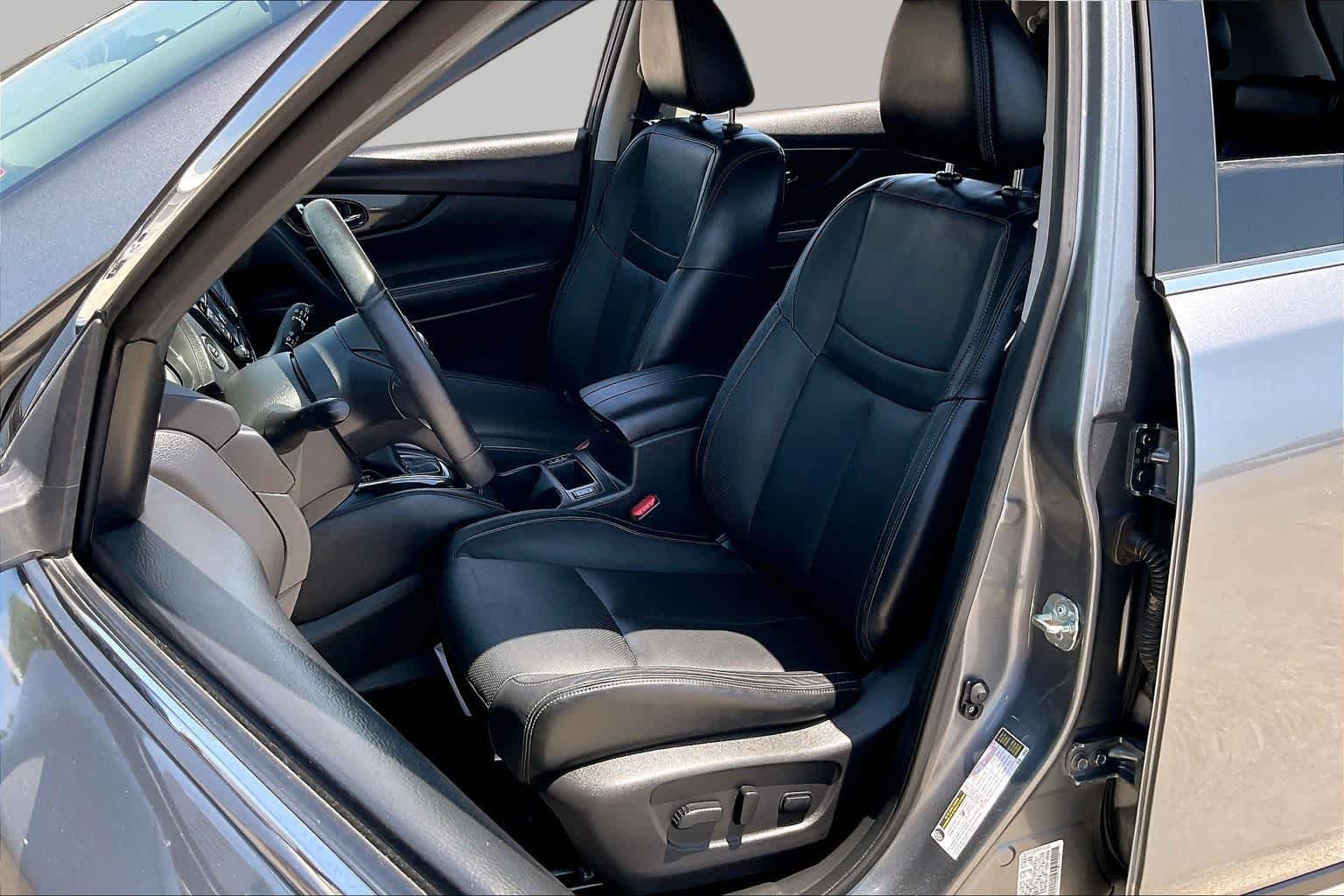 Used 2017 Gun Metallic Nissan SL image 8