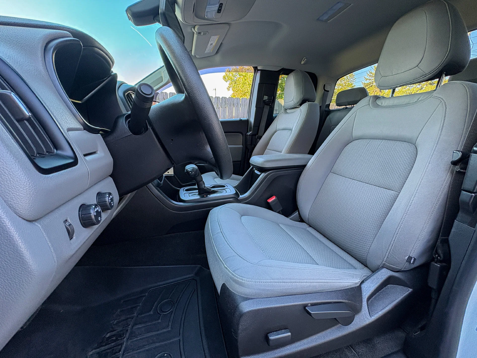 Used 2017 White GMC SLE1 image 17