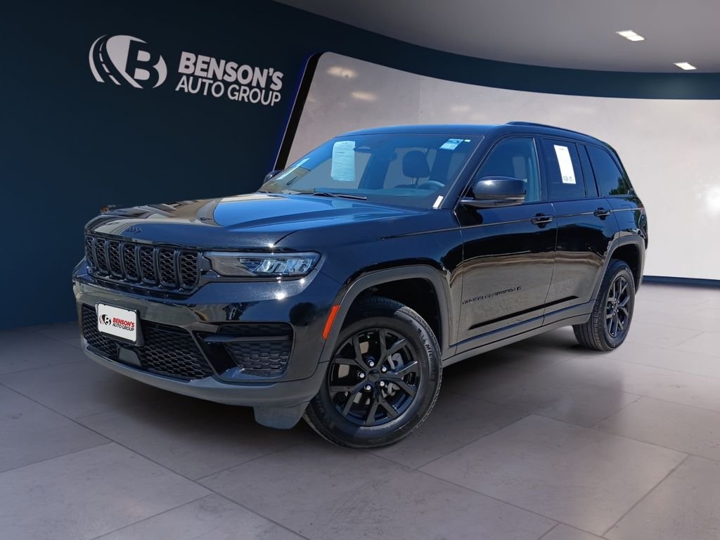 2025 Jeep Grand Cherokee Altitude 4x4's photo
