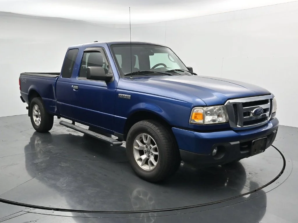Used 2011 Blue Ford XLT image 1