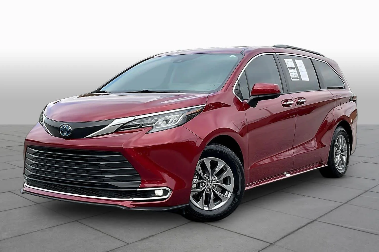 2023 Toyota Sienna XLE
