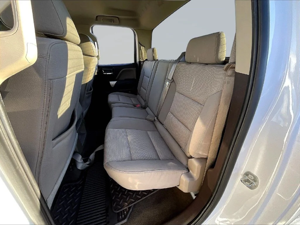 Used 2016 White Chevrolet LT image 23