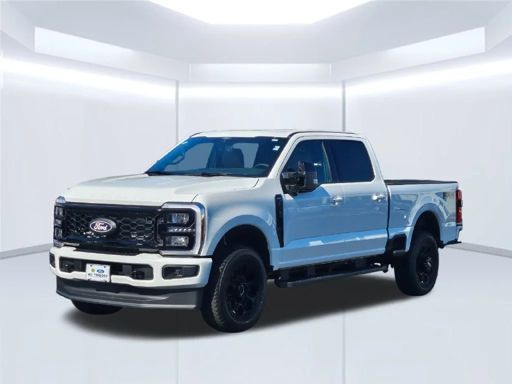 New 2027 Gray Ford Lariat image 2