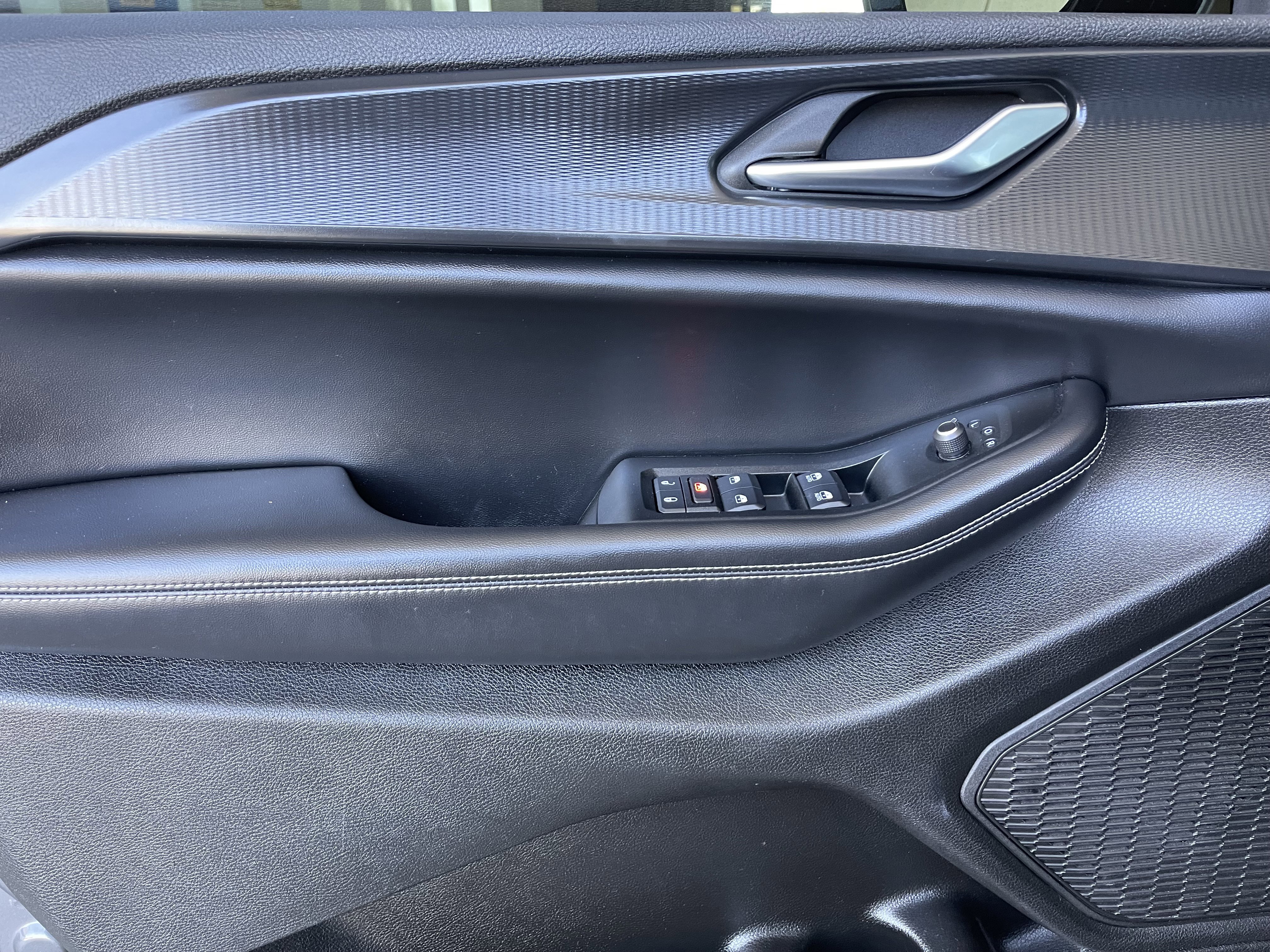 Used 2023 Gray Jeep Altitude X image 7