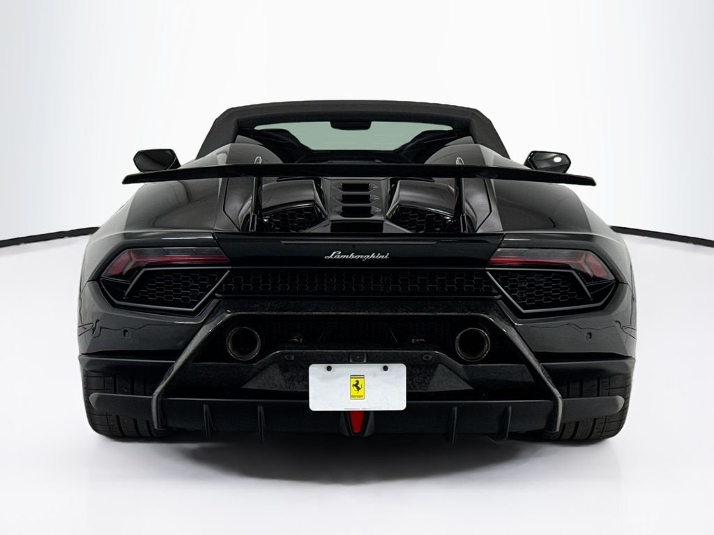 Used 2018 Nero Noctis Lamborghini Performante image 14