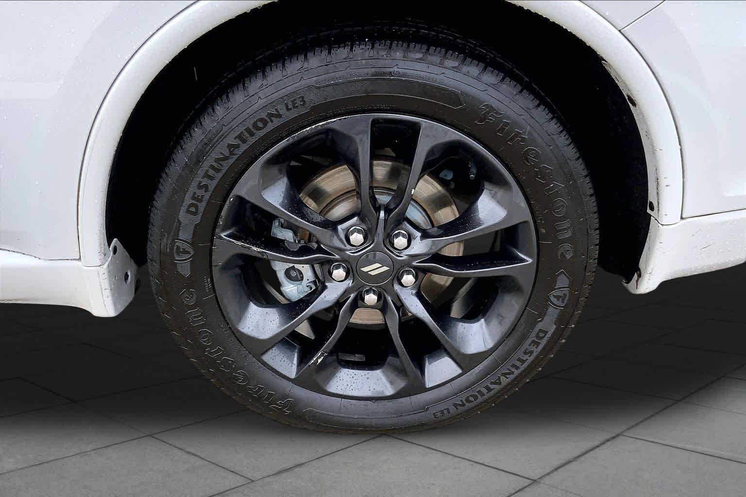 Used 2022 White Knuckle Clearcoat Dodge R/T Plus image 11