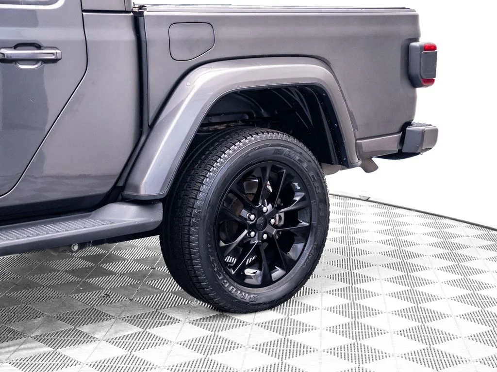 Used 2021 Gray Jeep High Altitude image 35