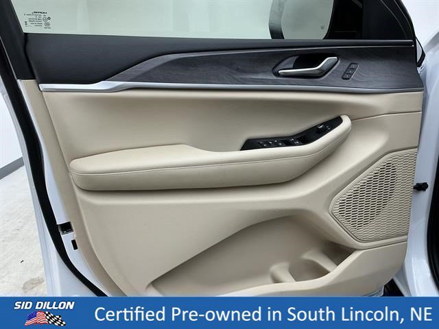 Used 2023 Bright White Clearcoat Jeep Limited image 14