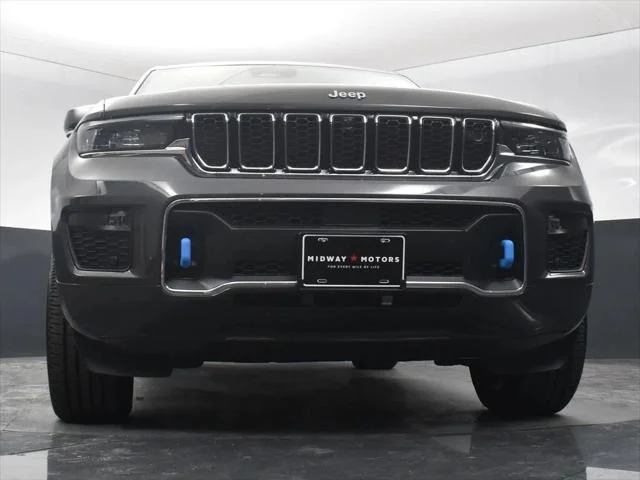 New 2024 Baltic Gray Metallic Clear-Coat Exterior Paint Jeep Overland image 35