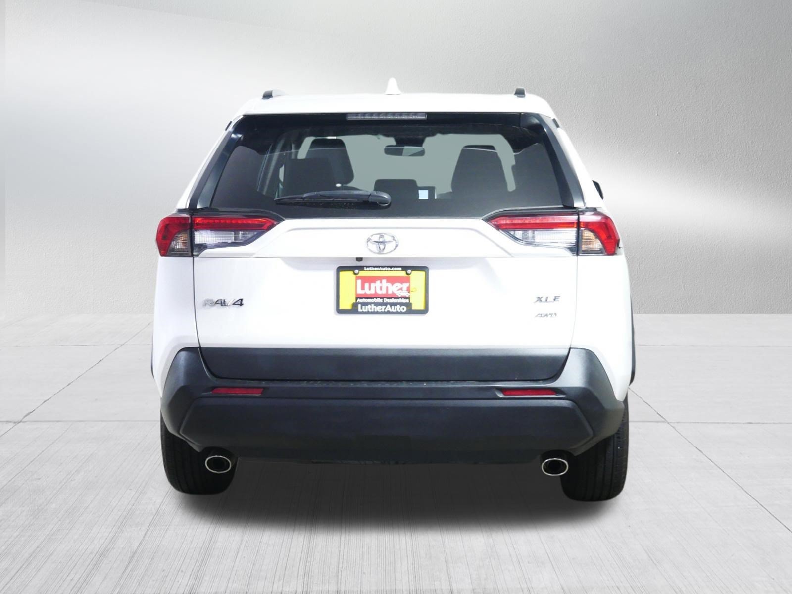 2024 Toyota RAV4 XLE - Photo 6