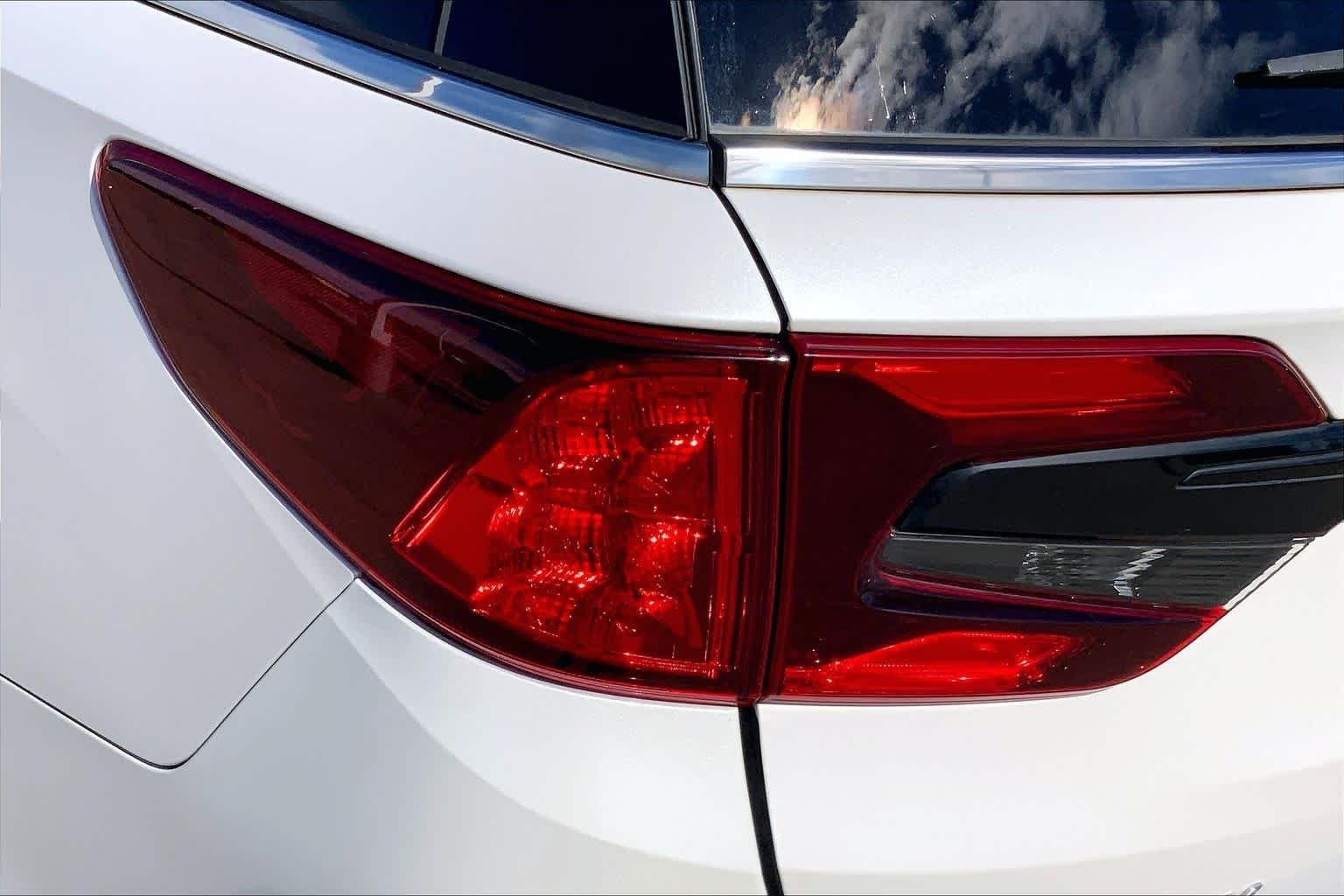 Used 2024 Platinum White Pearl Honda Sport image 28