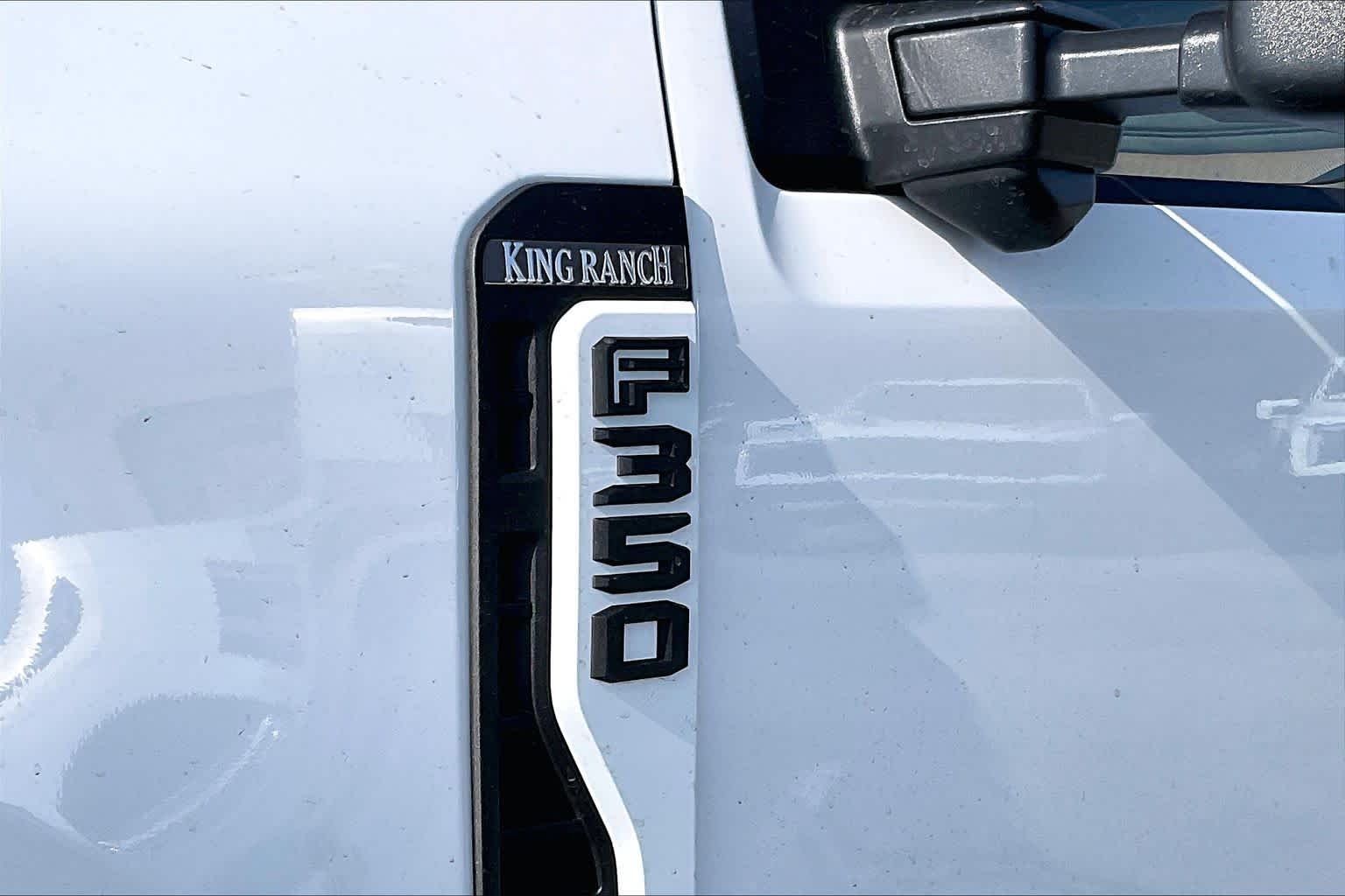 New 2026 Oxford White/Marsh Gray Ford King Ranch image 14