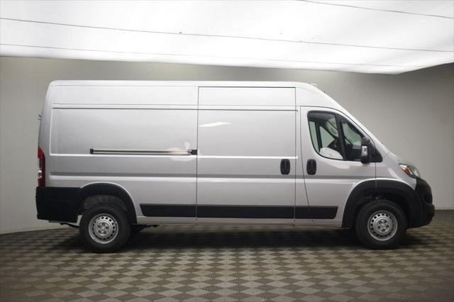 New 2026 Bright Silver Metallic Clear-Coat Exterior Paint RAM Tradesman image 4