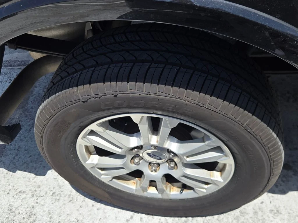 Used 2015 Black Ford Lariat image 8