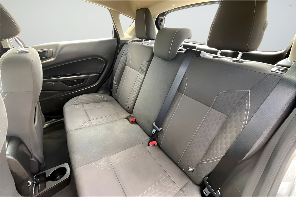 Used 2019 Gray Ford SE image 18