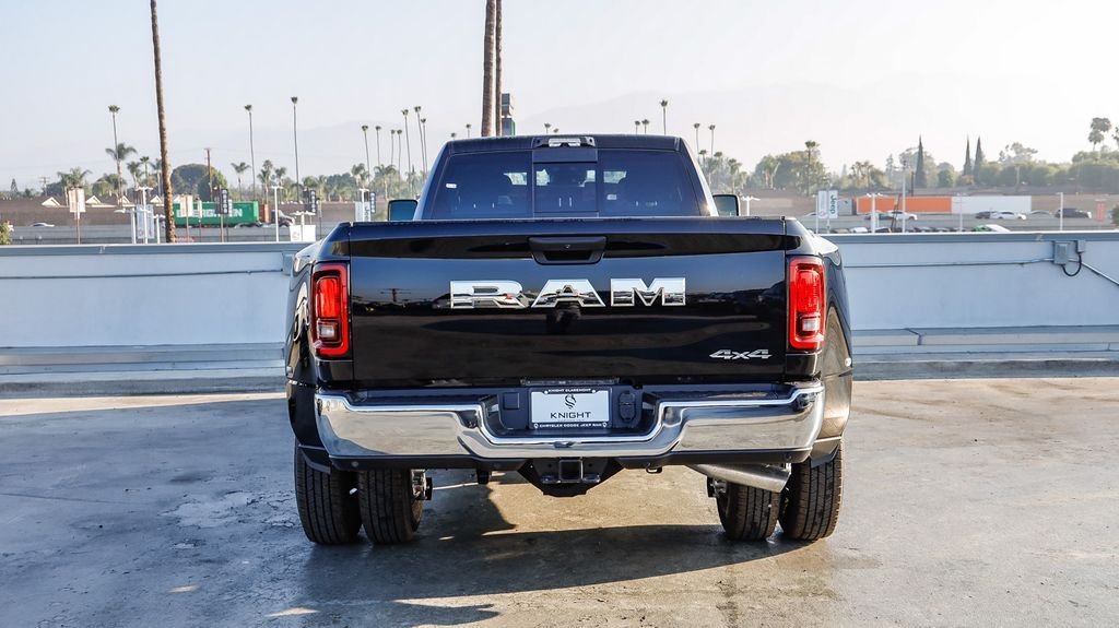 New 2026 Diamond Black Ram Tradesman image 8
