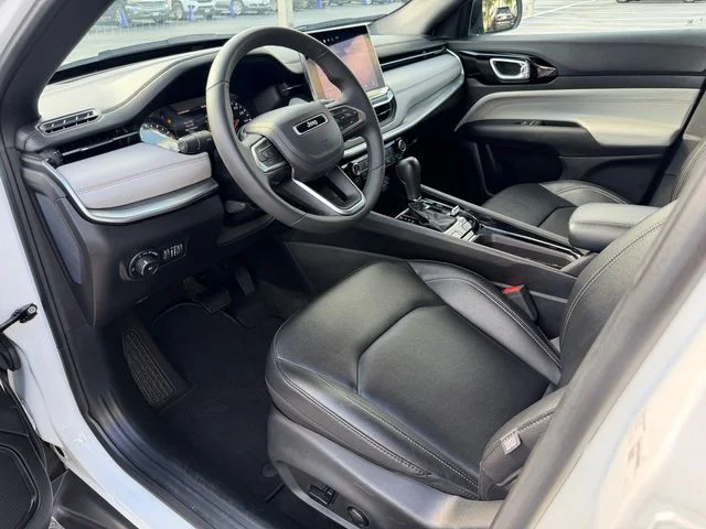 Used 2025 White Jeep Limited image 11