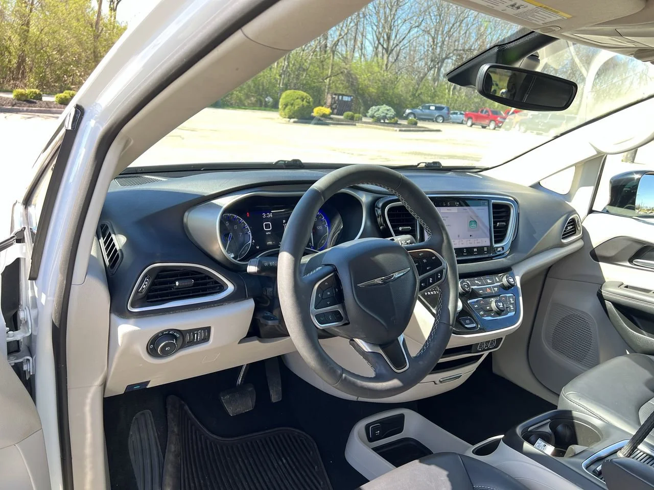 2024 Chrysler Pacifica Touring L - Photo 10