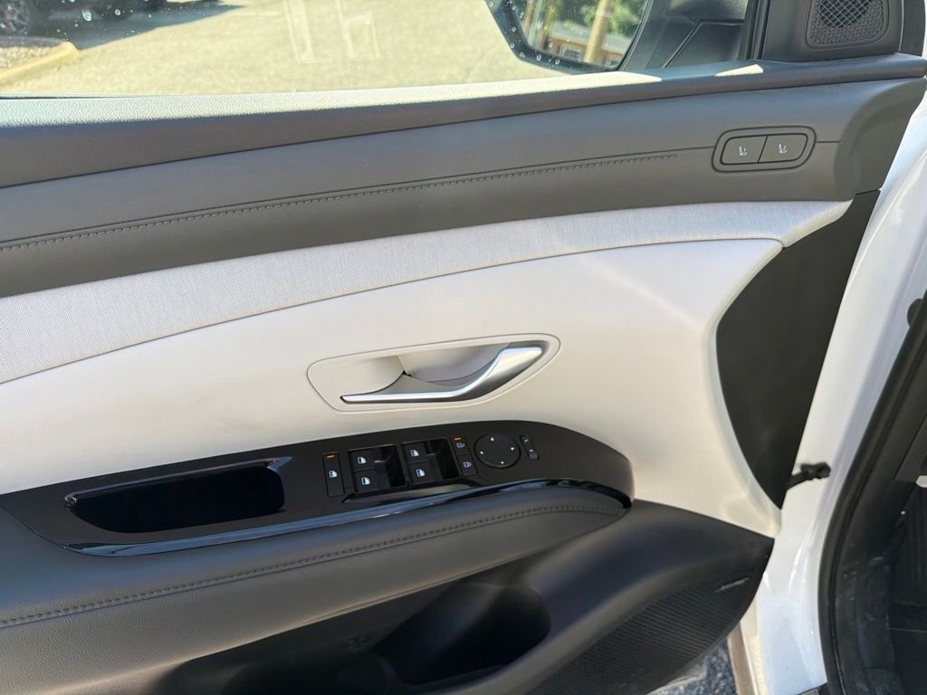 Used 2025 White Hyundai Limited image 15