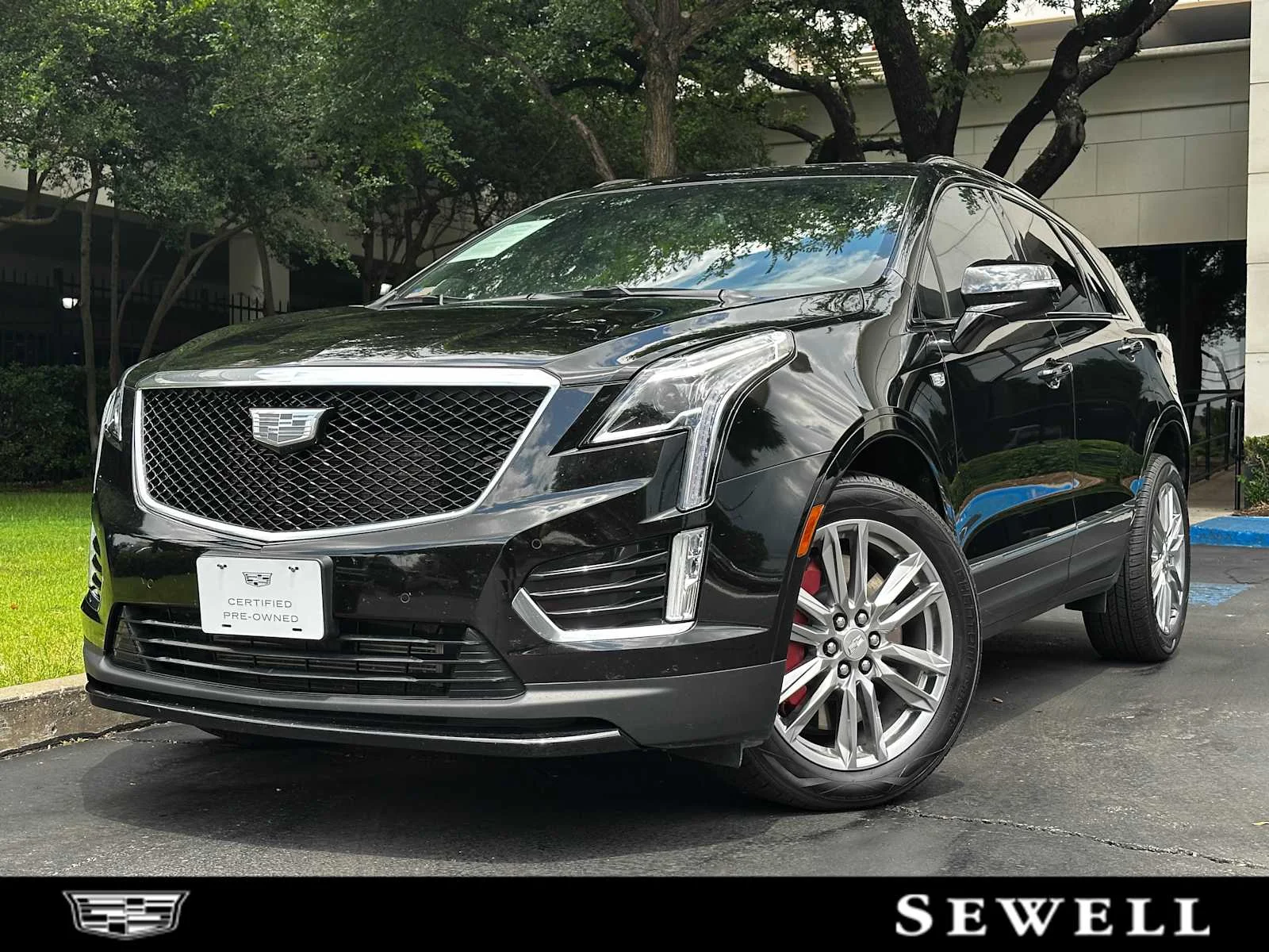 2024 Cadillac XT5 AWD Sport's photo