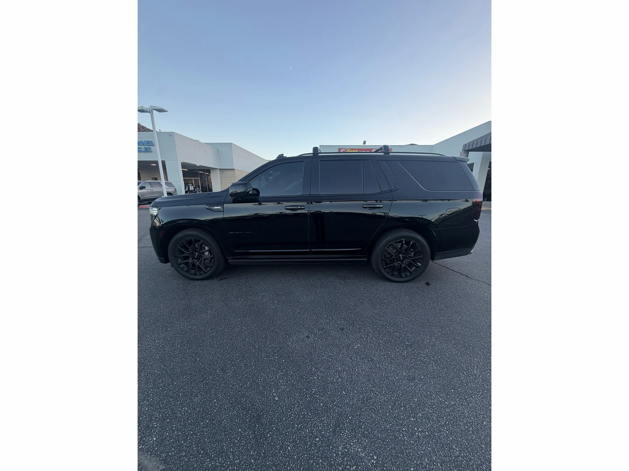 Used 2022 Onyx Black GMC Denali image 3