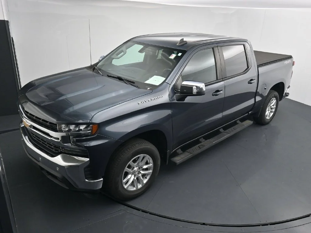 Used 2020 Gray Chevrolet LT image 11