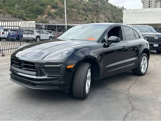 2023 Porsche Macan T - Photo 11
