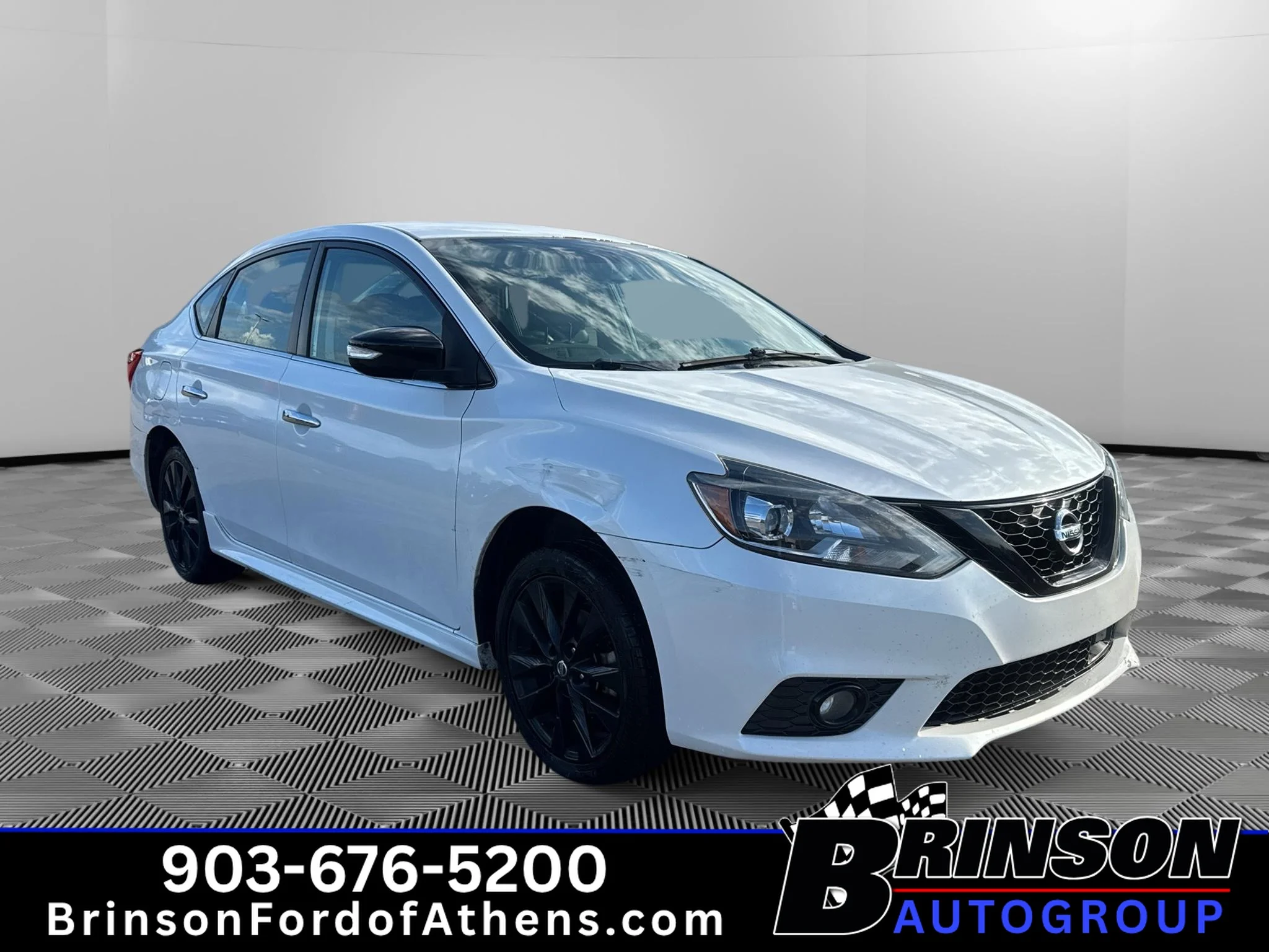 Certified Used 2018 Aspen White Nissan SR image 3