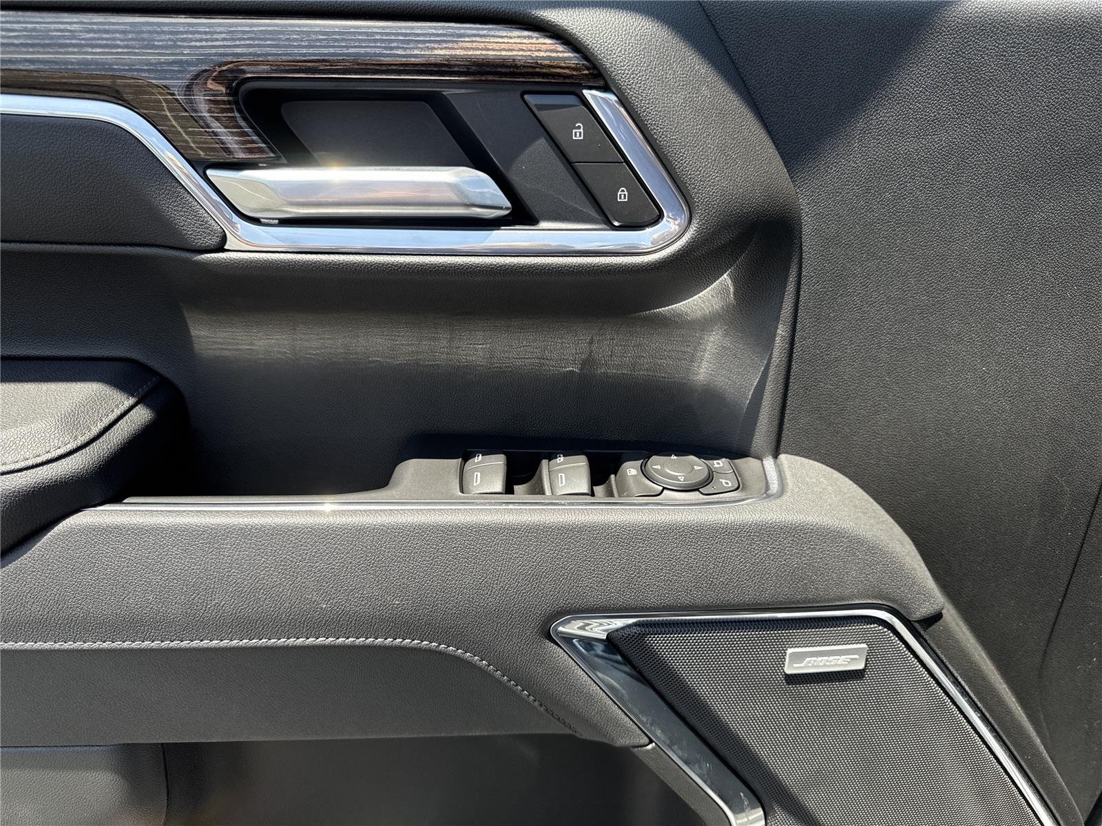 New 2026 Sterling Metallic GMC Elevation image 17