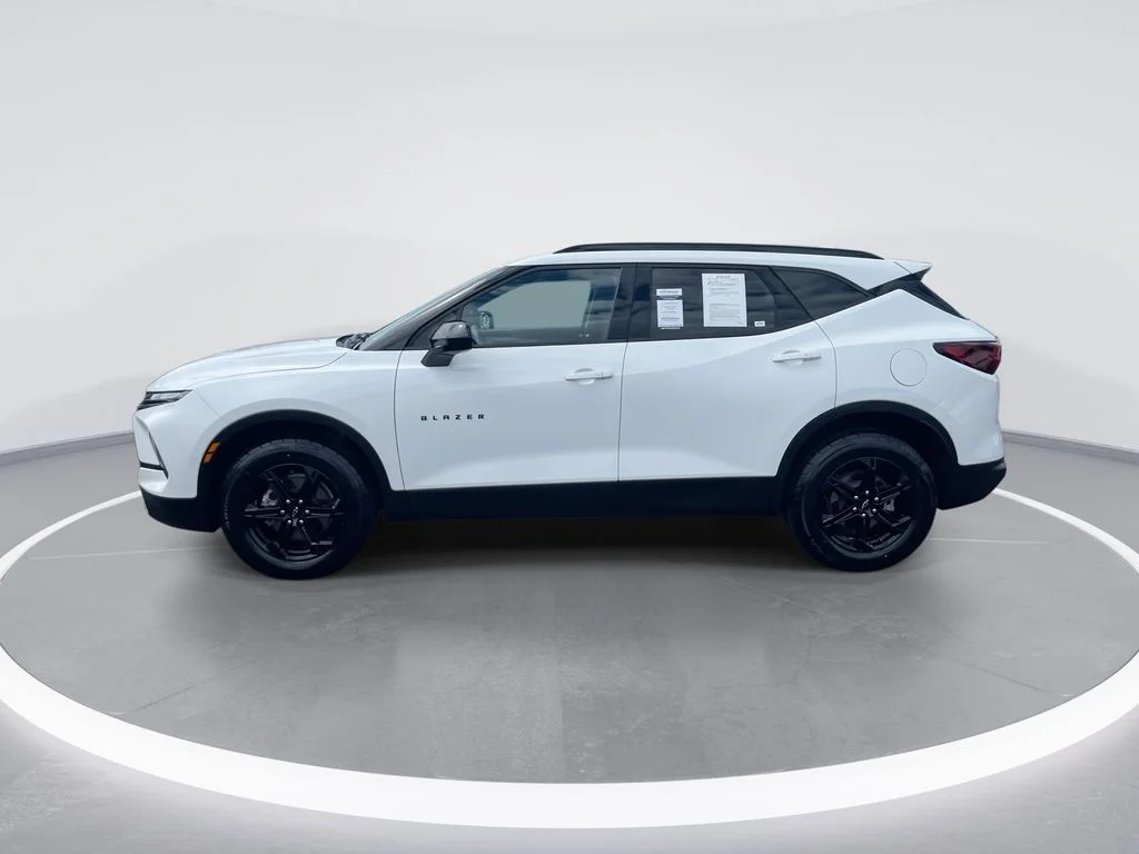 Used 2023 White Chevrolet LT image 5
