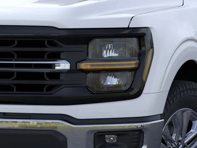 New 2026 Oxford White Ford XLT image 18