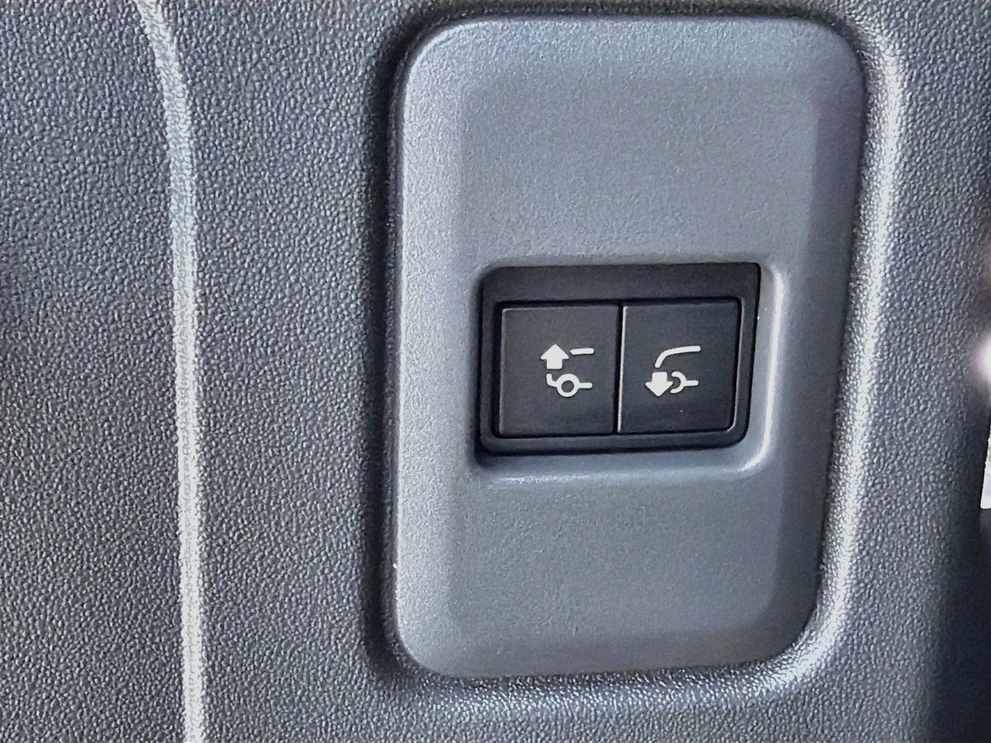 Used 2025 Santorini Black Metallic Land Rover S image 13