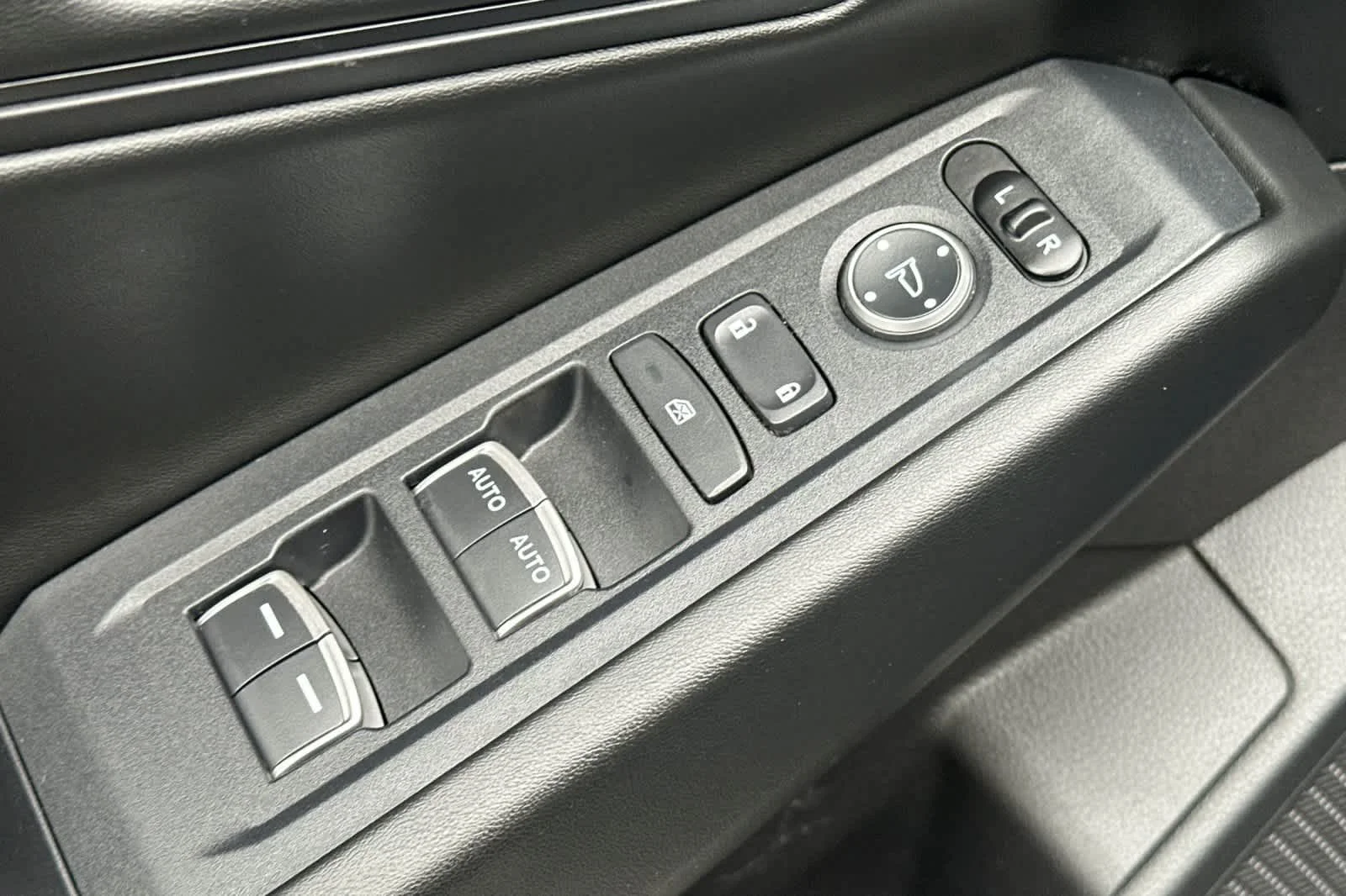 Used 2024 Canyon River Blue Metallic Honda EX-L image 13