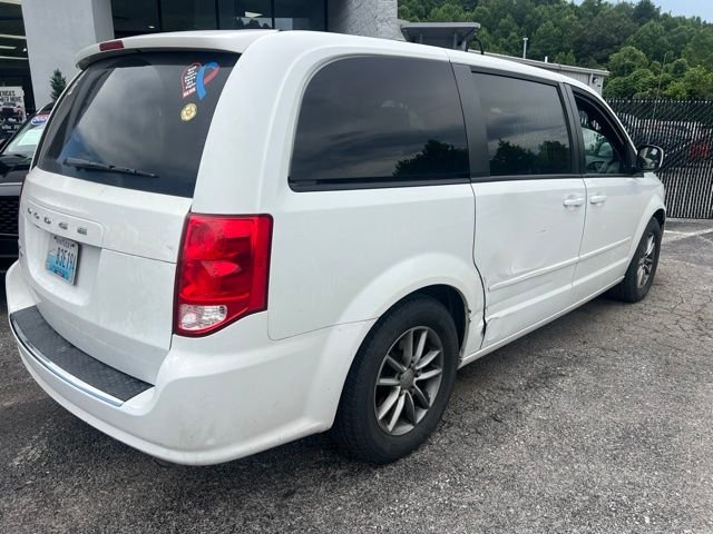 Used 2015 White Dodge SE Plus image 3