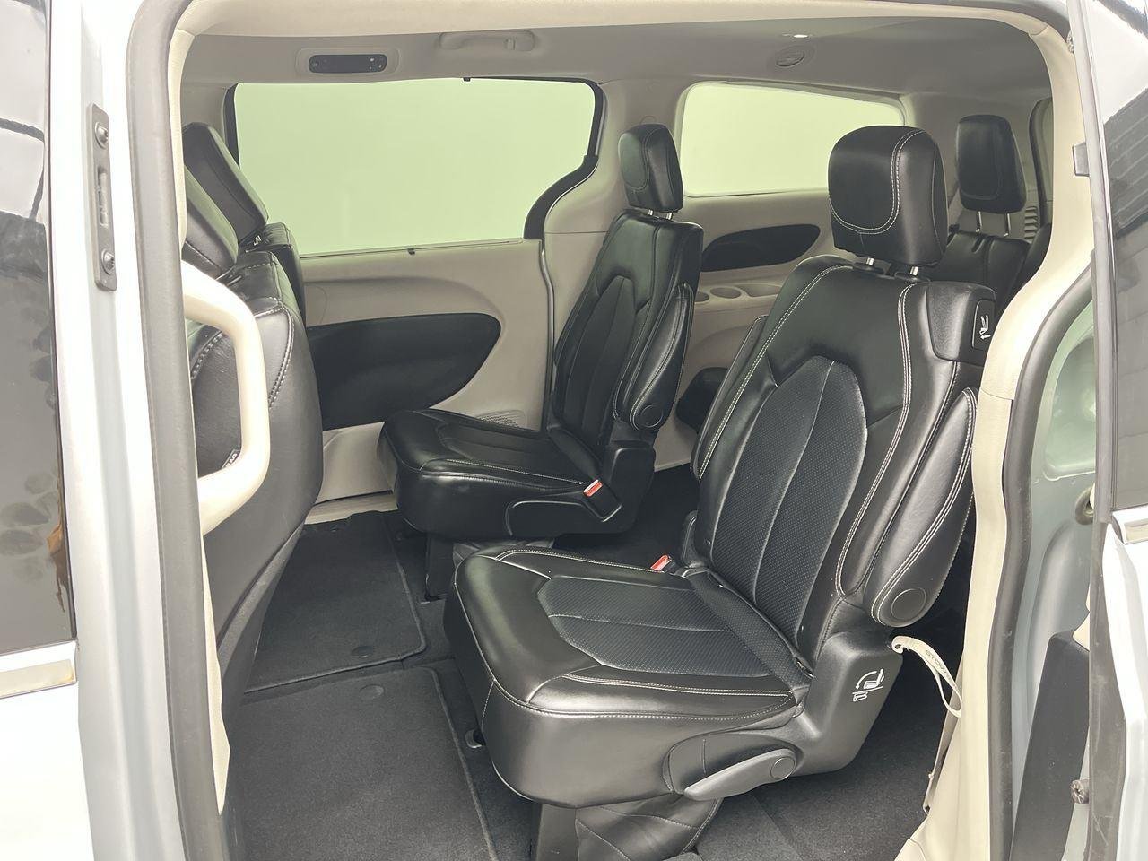 Used 2024 Silver Mist Clearcoat Chrysler Touring L image 10