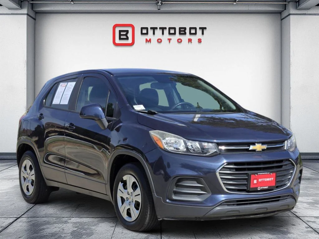 2018 Chevrolet Trax LS - Photo 2