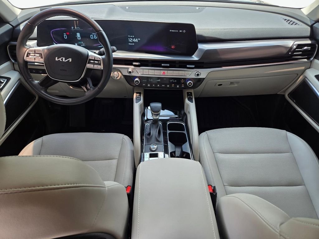 Used 2025 Black Kia S image 20