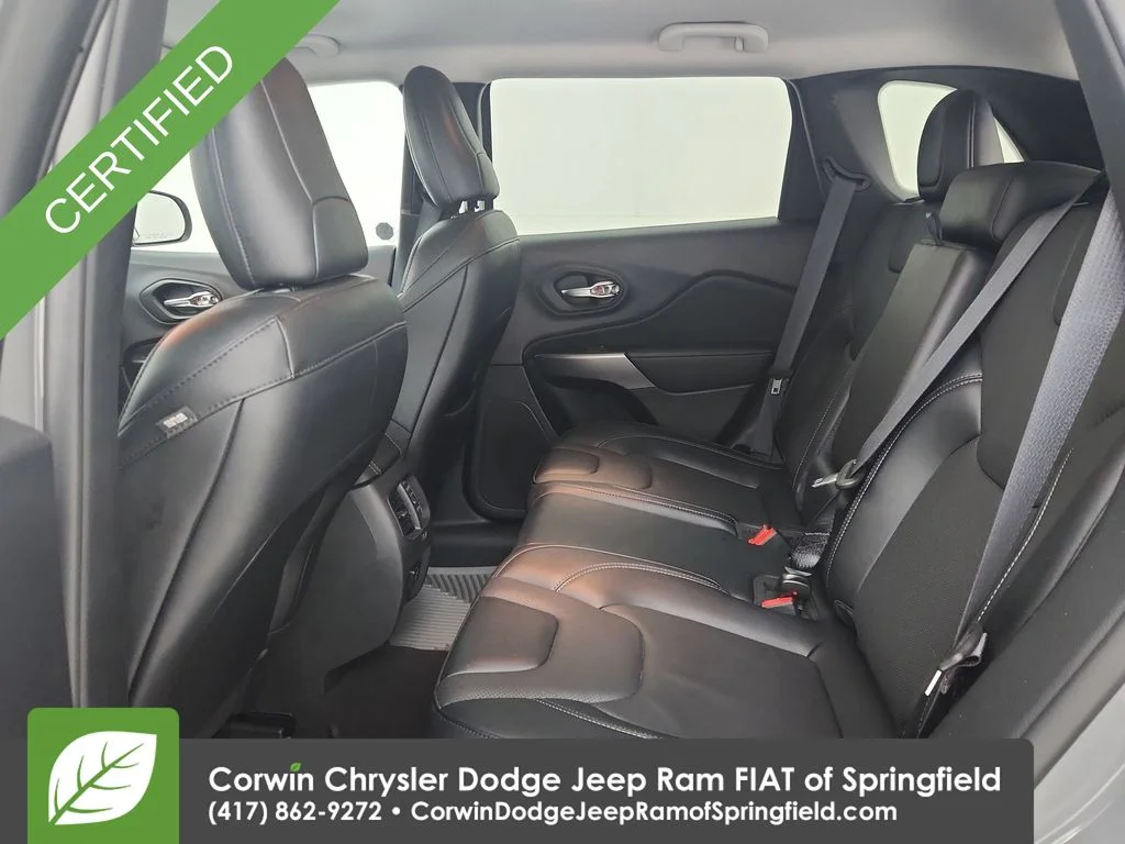 Certified Used 2022 Gray Jeep Latitude Lux image 30
