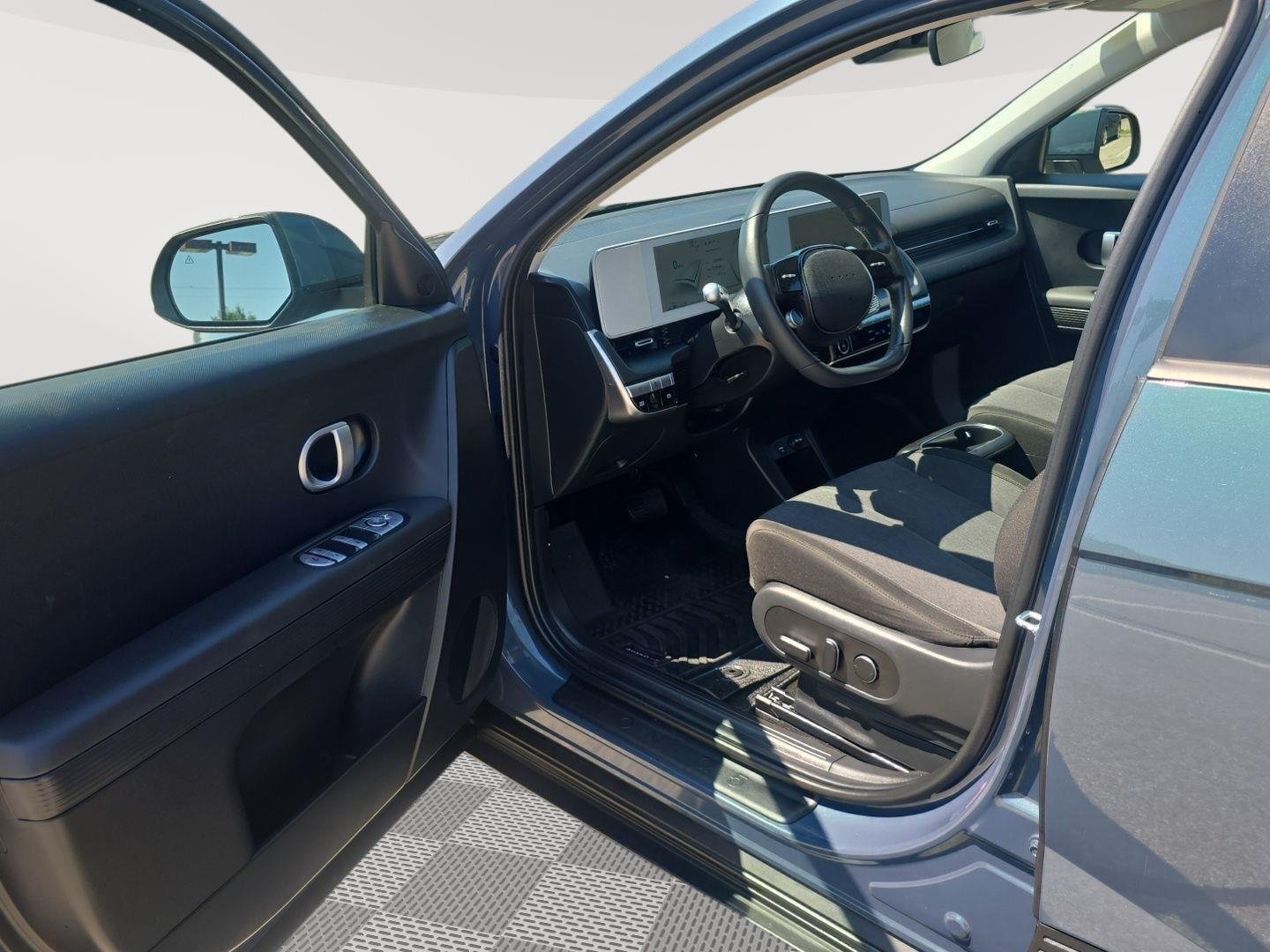 2024 Hyundai IONIQ 5 SE - Photo 10
