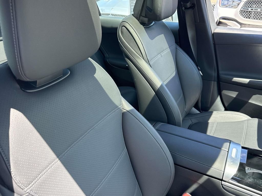 Certified Used 2025 Polar White Mercedes-Benz C 300 image 21