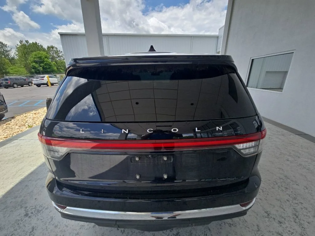 Used 2025 Infinite Black Me Lincoln Reserve image 12