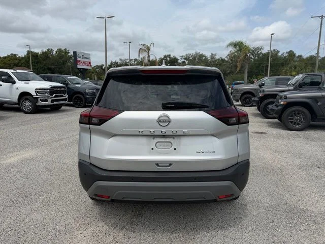 Used 2023 Silver Nissan SV image 7