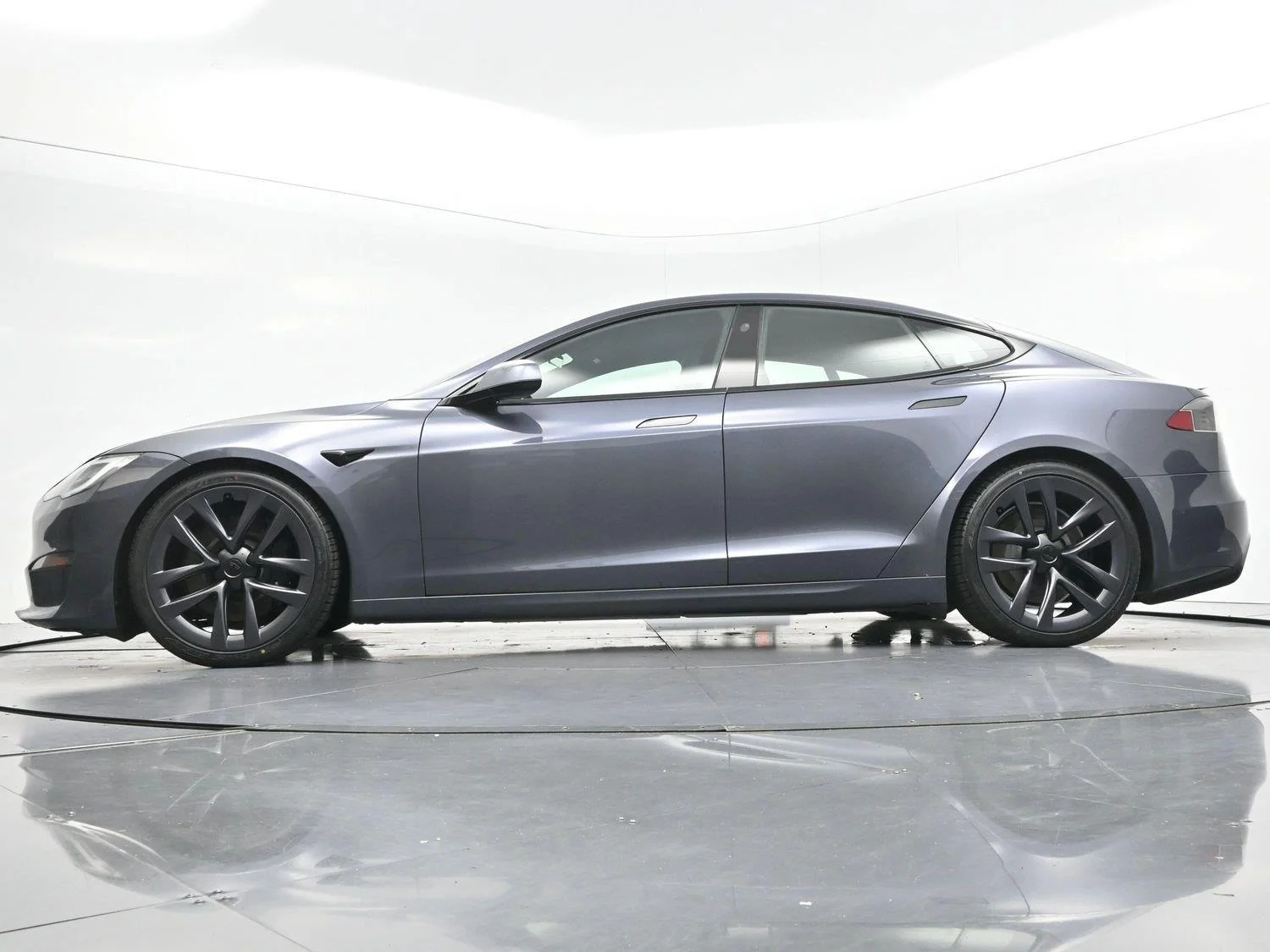 Used 2021 Midnight Silver Metallic Tesla Plaid image 43