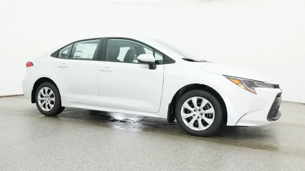 New 2026 Wind Chill Pearl Toyota LE image 30