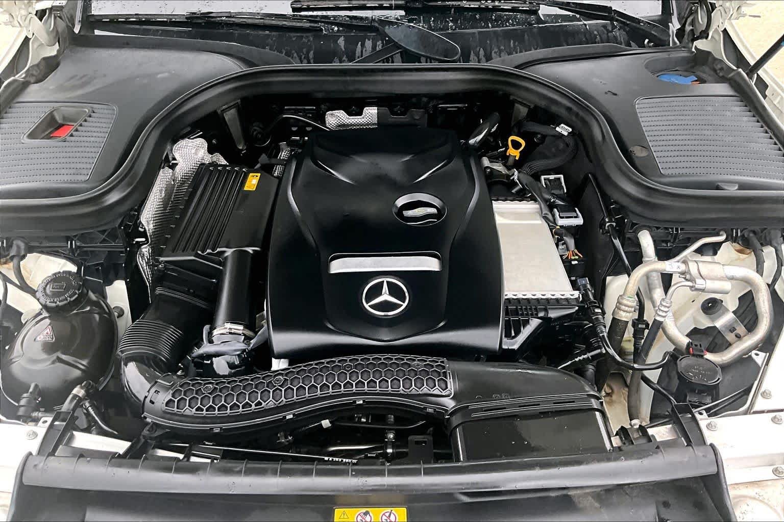 Used 2019 Polar White Mercedes-Benz GLC 300 image 27