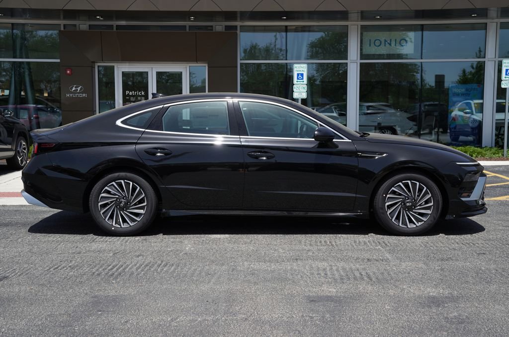 New 2026 Abyss Black Hyundai SEL image 26
