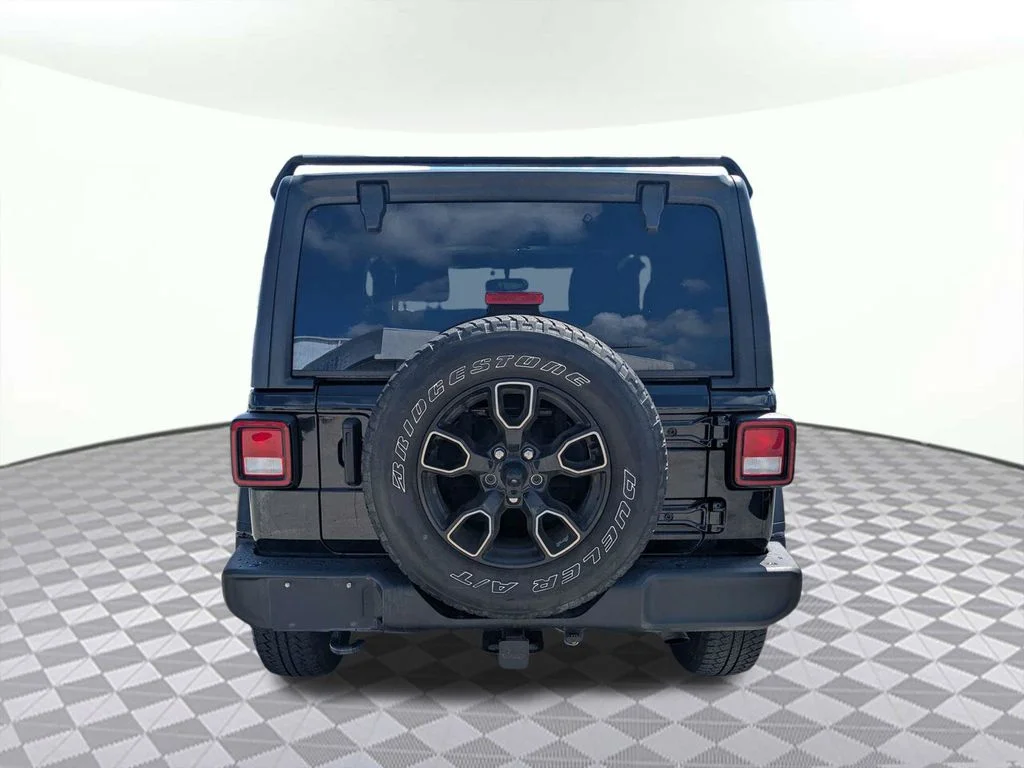 Used 2021 Black Jeep Sport S image 4