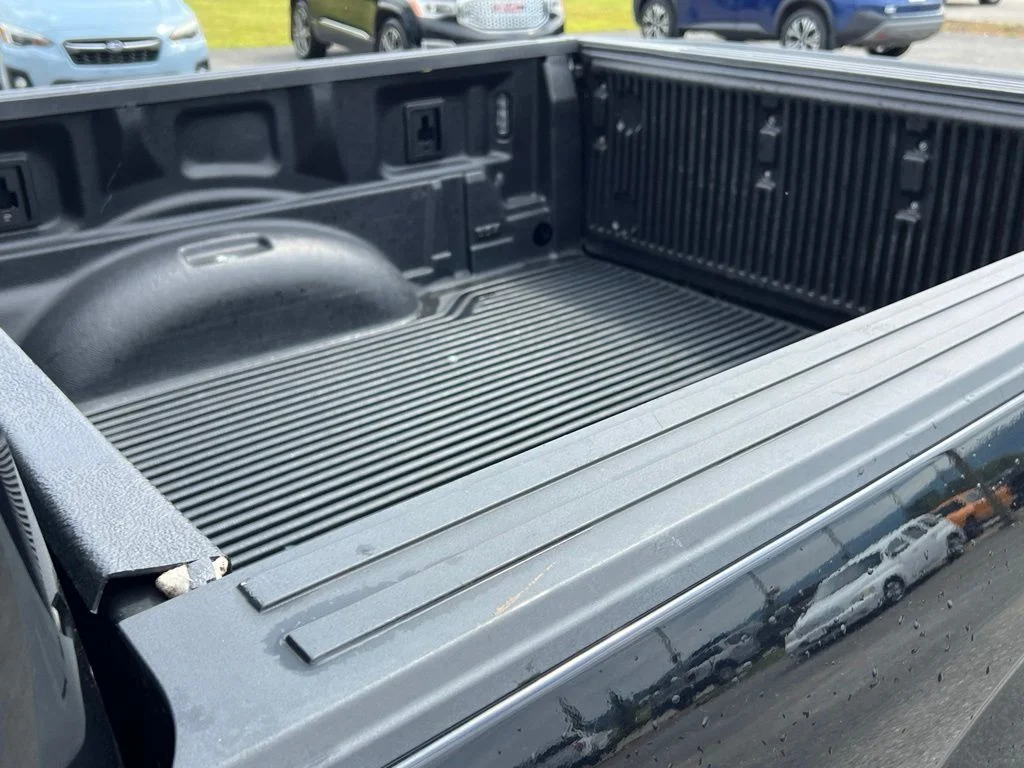 Used 2019 Black Metallic Ford Lariat image 17