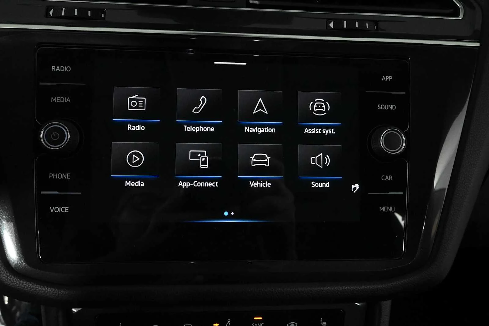 Certified Used 2022 Deep Black Pearl Volkswagen SE image 26