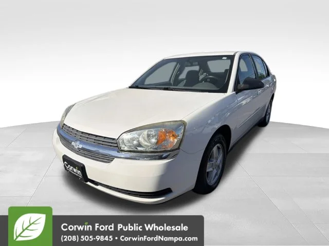 Used 2005 White Chevrolet  image 1